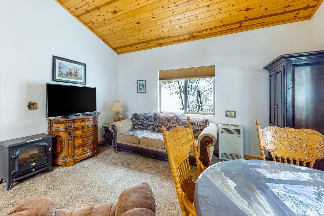 ヨセミテ・ウェスト Yosemite Woodsヴィラ 部屋 写真